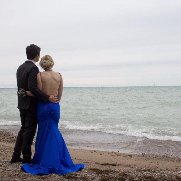 PROM DRESS - Picture 1 of 5